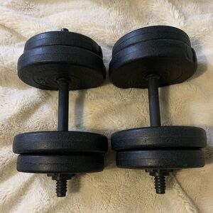 Set of Adjustable Black Dumbbells up to 20Lbs Each